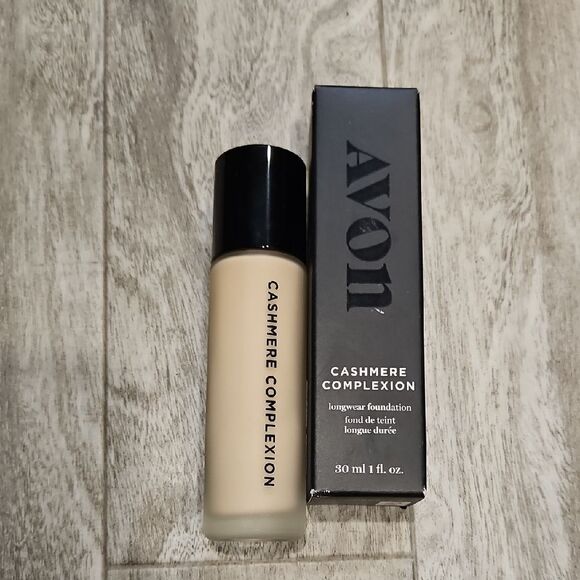 Avon Cashmere Complexion Foundation - Cannoli - Picture 1 of 2